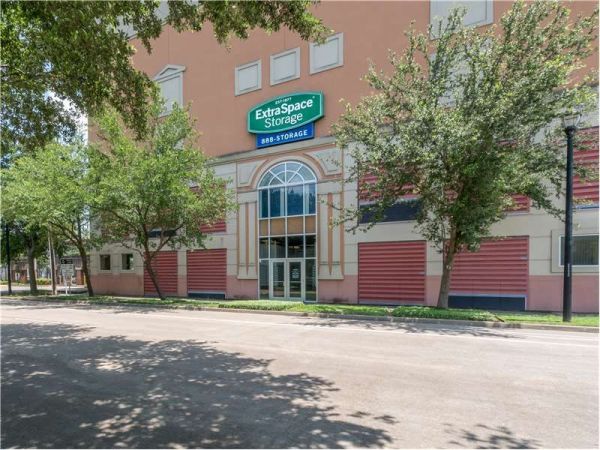 Extra Space Storage - 8258 - Houston - San Jacinto St - 3011 San Jacinto Street