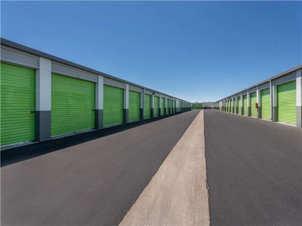 Extra Space Storage - 1479 - Hesperia - Mariposa Rd - 9353 Mariposa Road
