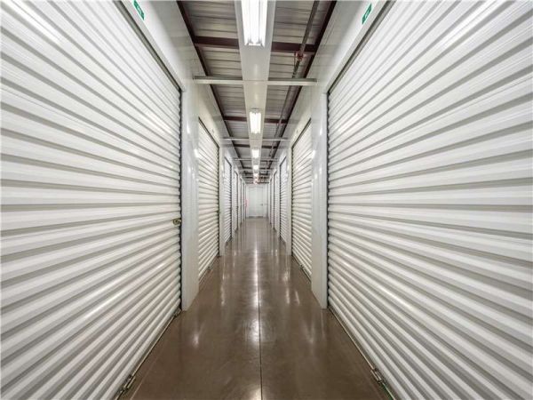 Extra Space Storage - 1479 - Hesperia - Mariposa Rd - 9353 Mariposa Road