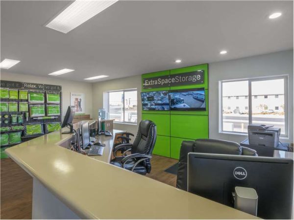 Extra Space Storage - 8537 - Henderson - Galleria Drive - 975 Galleria Drive