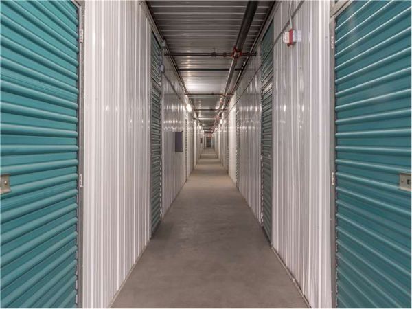 Extra Space Storage - 8537 - Henderson - Galleria Drive - 975 Galleria Drive
