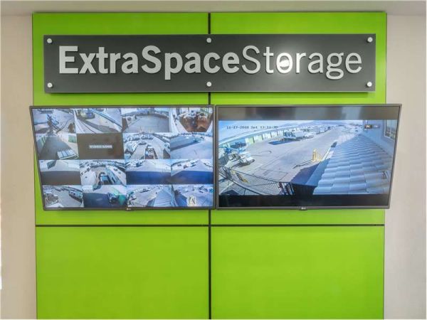Extra Space Storage - 8537 - Henderson - Galleria Drive - 975 Galleria Drive