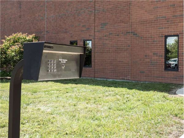 Extra Space Storage - 8621 - Ellisville - Strecker Road - 10 Strecker Road