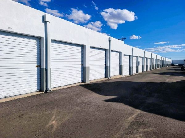 Extra Space Storage - 8788 - El Paso - Armour Dr - 11211 Armour Drive