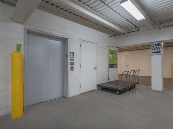 Extra Space Storage - 8786 - Phoenix - Indian School Rd - 301 West Indian School Road
