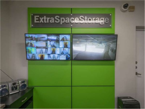 Extra Space Storage - 8786 - Phoenix - Indian School Rd - 301 West Indian School Road