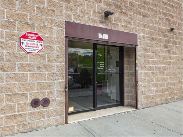 Extra Space Storage - 8880 - Queens - Crescent Street - 3719 Crescent Street