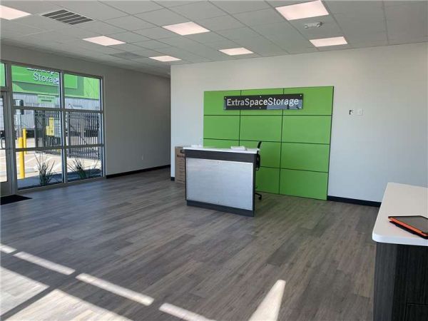 Extra Space Storage - 8975 - Baytown - Decker Dr - 3908 Decker Drive