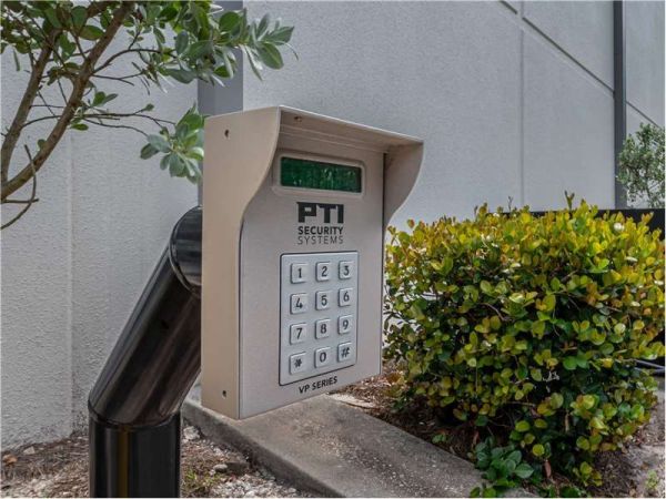 Extra Space Storage - 8955 - Fort Myers - Tamiami Trail - 19440 South Tamiami Trail