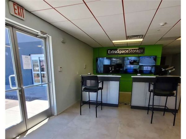 Extra Space Storage - 8966 - Albuquerque - Yale Blvd NE - 4100 Yale Boulevard Northeast