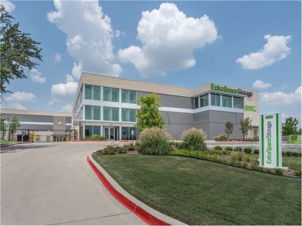 Extra Space Storage - 8895 - Fort Worth - West Vickery Blvd - 5230 West Vickery Boulevard