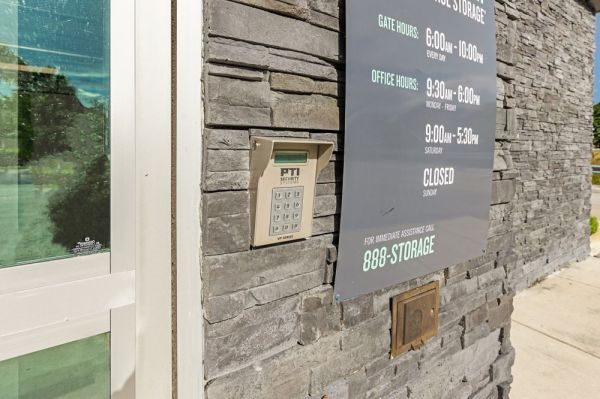 Extra Space Storage - 7243 - Pembroke Pines - Pines Blvd - 18900 Pines Boulevard