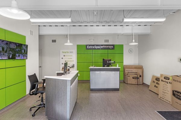 Extra Space Storage - 7243 - Pembroke Pines - Pines Blvd - 18900 Pines Boulevard