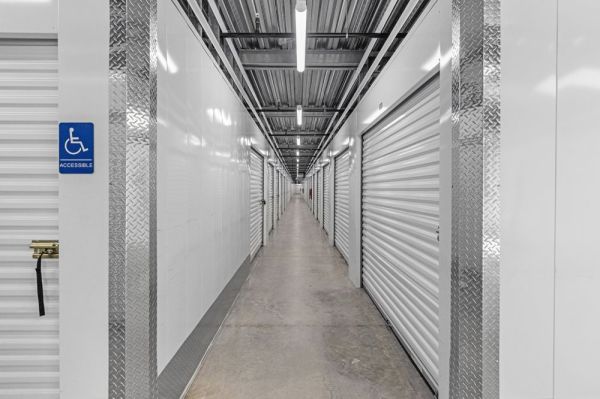 Extra Space Storage - 7243 - Pembroke Pines - Pines Blvd - 18900 Pines Boulevard