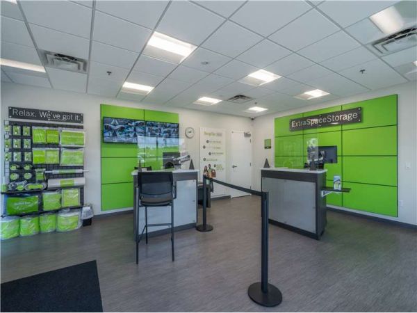 Extra Space Storage - 7259 - Phoenix - 16045 N Cave Creek Rd - 16045 North Cave Creek Road