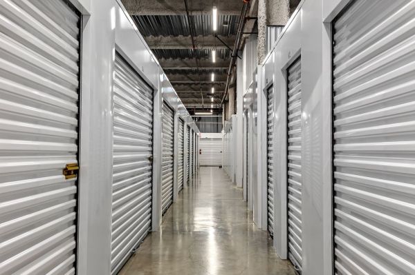 Extra Space Storage - 6137 - Sacramento - Bercut Dr - 400 Bercut Drive