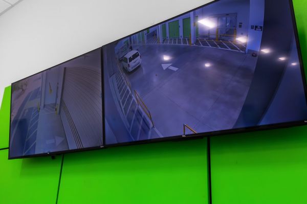 Extra Space Storage - 6137 - Sacramento - Bercut Dr - 400 Bercut Drive