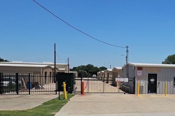 Public Storage - Cedar Hill - 202 S Clark Rd Ste 11 - 202 S Clark Rd Ste 11