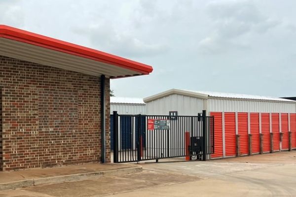 Public Storage - Chickasha - 120 W Almar Dr - 120 W Almar Dr