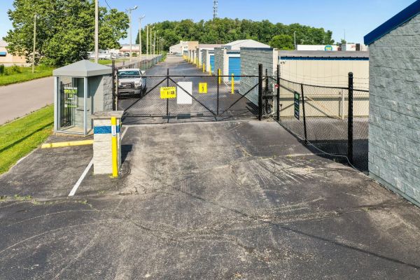 Extra Space Storage - 2131 - Seymour - Montgomery Dr - 2741 Montgomery Drive