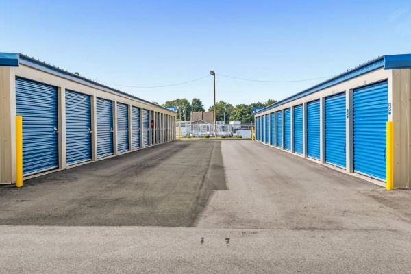 Extra Space Storage - 2131 - Seymour - Montgomery Dr - 2741 Montgomery Drive