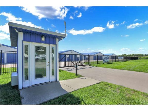 Extra Space Storage - 2156 - Bethalto - Moreland Rd - 715 South Moreland Road