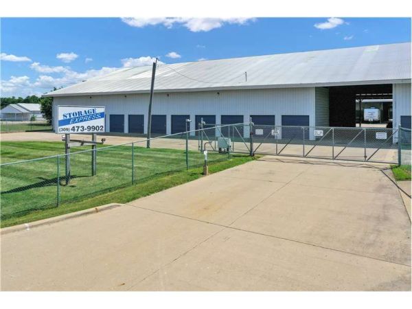 Extra Space Storage - 2158 - Heyworth - 3745 N 1475 East Rd - 3745 North 1475 East Road