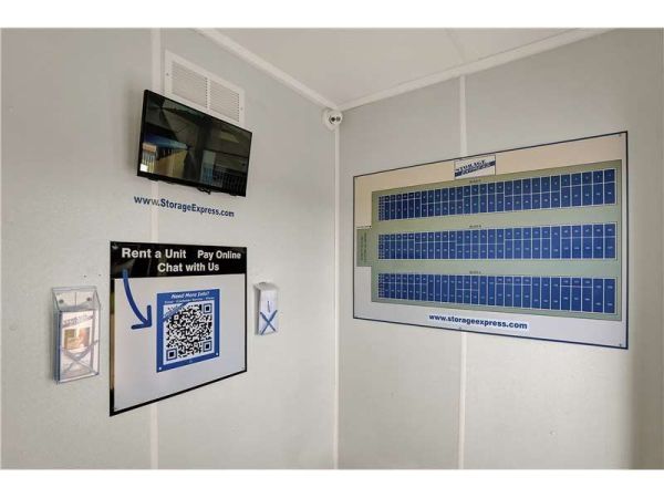 Extra Space Storage - 2160 - Lincoln - Hickox Dr - 1125 Hickox Drive