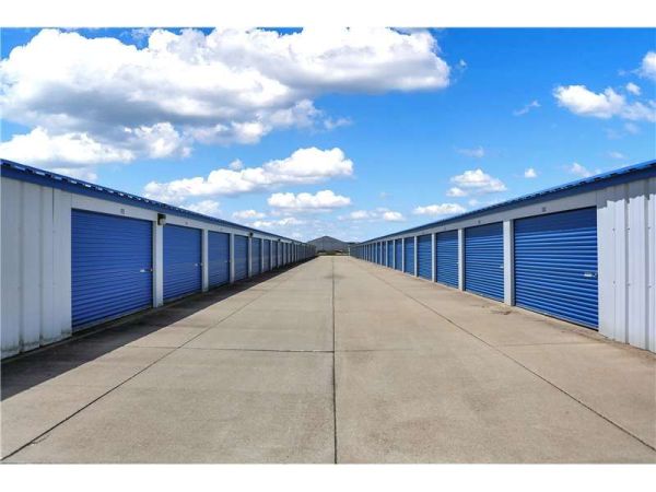 Extra Space Storage - 2165 - Pontiac - Ewing Dr - 826 Ewing Drive
