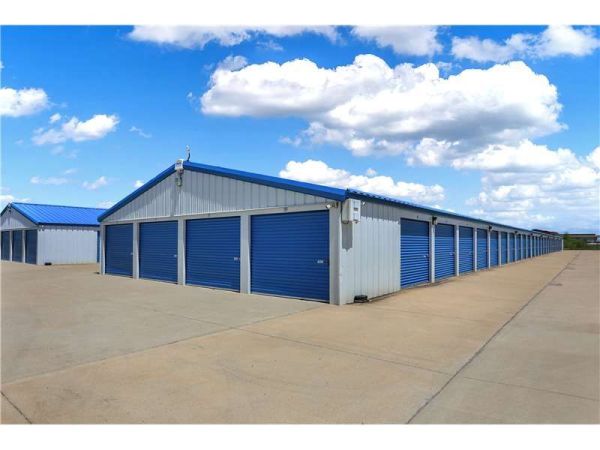 Extra Space Storage - 2165 - Pontiac - Ewing Dr - 826 Ewing Drive