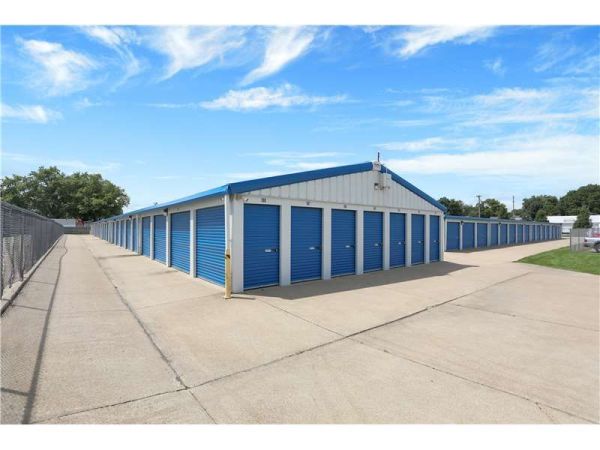 Extra Space Storage - 2167 - Washington - Walnut St - 812 Walnut Street