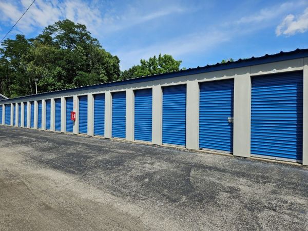 Extra Space Storage - 2178 - Clarksville - Woodstock Dr - 910 Woodstock Drive
