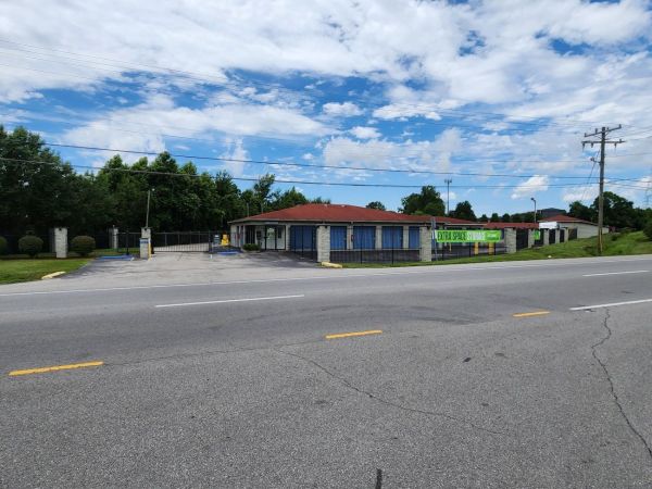 Extra Space Storage - 2189 - Jeffersonville - 10th St. - 2515 East 10th Street