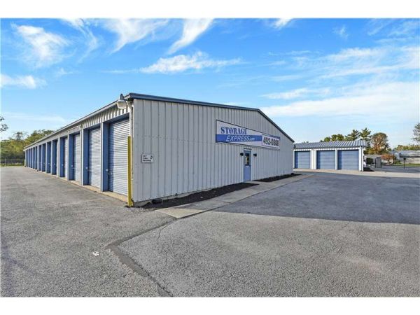 Extra Space Storage - 2202 - Sidney - Riverside Dr - 999 Riverside Drive