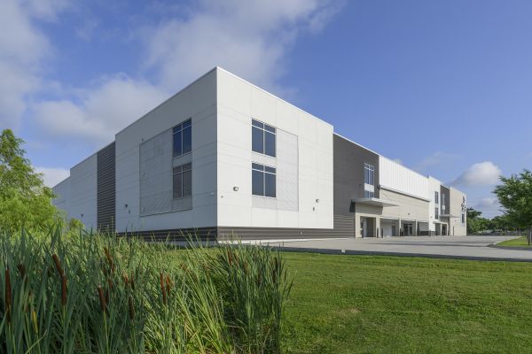 The Storage Center 8055 - West Esplanade - 1529 32nd Street