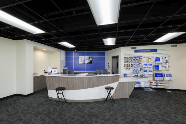 The Storage Center 8062 - Westbank Expressway - 1400 Westbank Expressway