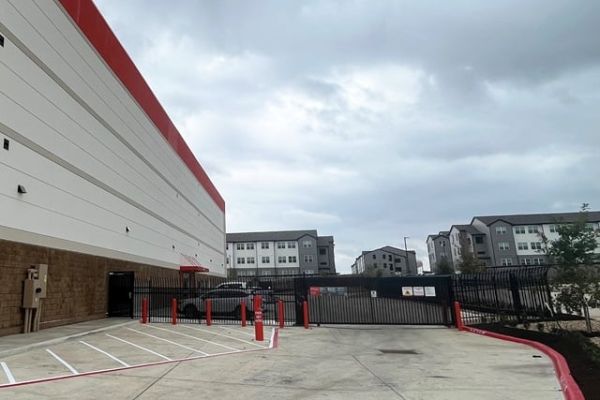 Public Storage - Hutto - 2687 FM 685 - 2687 FM 685
