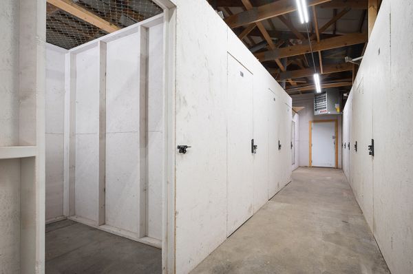 A Plus Self Storage - 425 Quebec Avenue