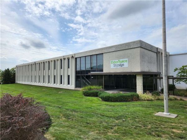 Extra Space Storage - 6176 - Lenexa - Pflumm Rd - 10800 Pflumm Road