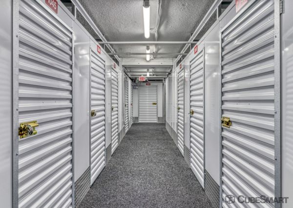 CubeSmart Self Storage MD Chevy Chase Woodmont Ave - 7110 Woodmont Avenue