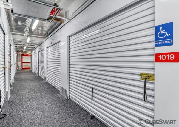 CubeSmart Self Storage MD Chevy Chase Woodmont Ave - 7110 Woodmont Avenue