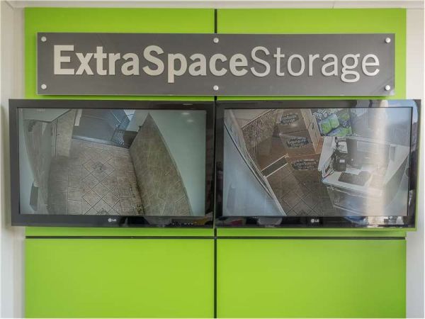 Extra Space Storage - 8886 - New York - Broadway - 3330 Broadway