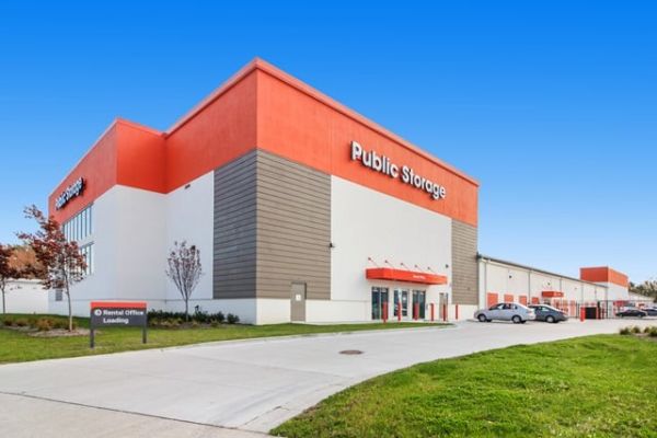 Public Storage - Saint Clair Shores - 20250 E 9 Mile Road - 20250 E 9 Mile Road