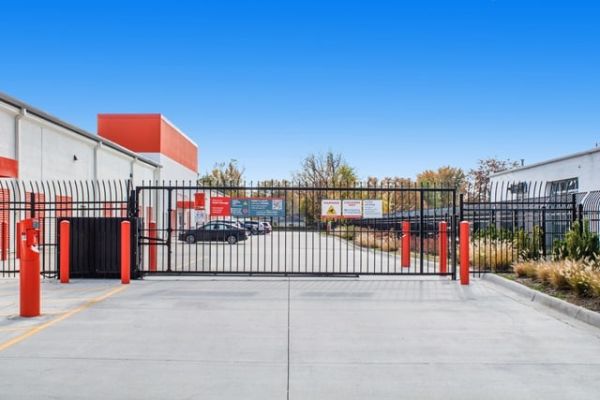 Public Storage - Saint Clair Shores - 20250 E 9 Mile Road - 20250 E 9 Mile Road