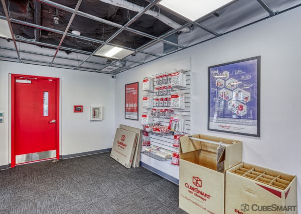 CubeSmart Self Storage - 16th Avenue Southwest - 10724 16th Avenue Southwest