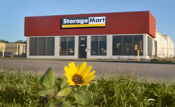 StorageMart - NW Jefferson Street - 620 Northwest Jefferson Street