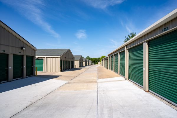 StorageMart - N Oak Trafficway - 9200 N Oak Trafficway