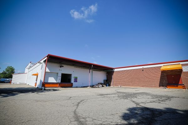 Access Self Storage - Access Self Storage of Norwood - 500 Livingston Street