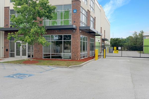 Extra Space Storage - 3532 - Hixson - New Country Dr - 5056 New Country Drive