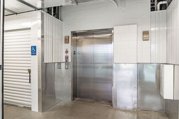 Extra Space Storage - 6366 - Roseville - Prior Ave N - 2500 Prior Avenue North